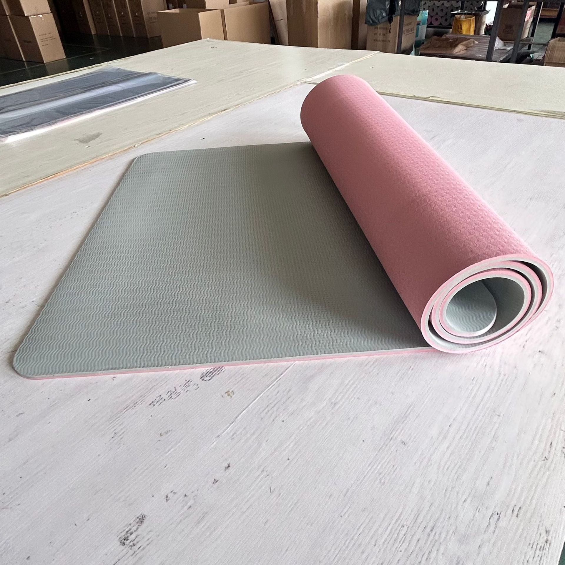 Tpe Two-color Yoga Mat: Elevate Your Workout Experience